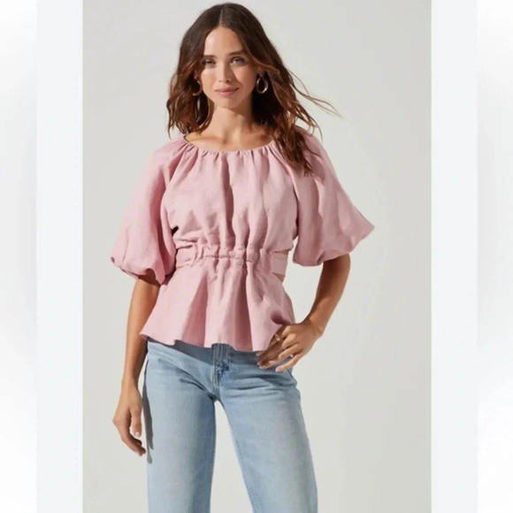 NWOT Astr The Cora cut out Top in pink / blush size M - Picture 1 of 12